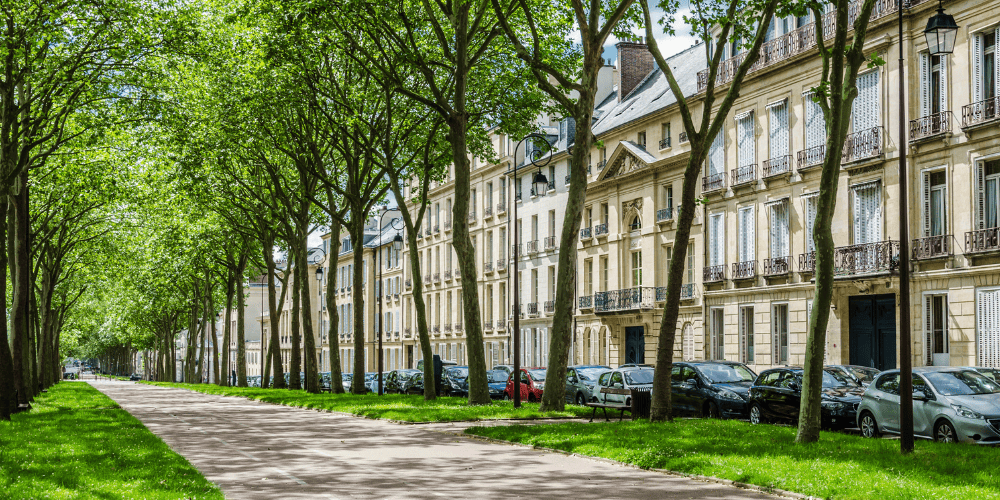 Image of Versailles street to demonstrate the beauty that can happen when you chase your dreams