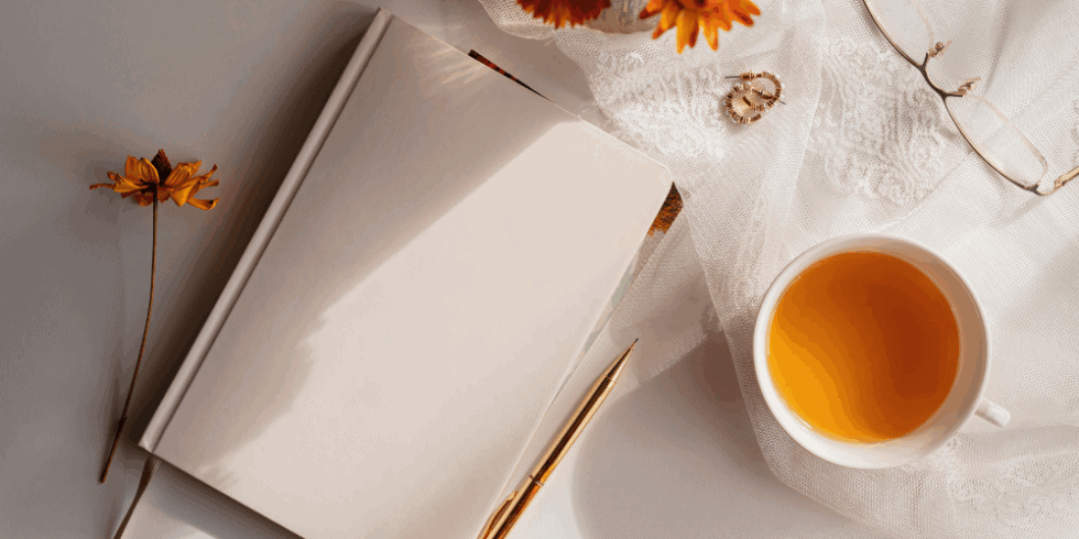 35 Daily Gratitude Journal Prompts To Be More Grateful This Fall And