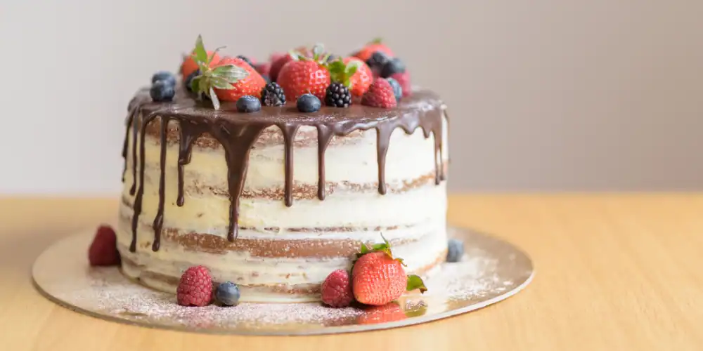 image of cake to demonstrate becoming a baker and opening a bakery