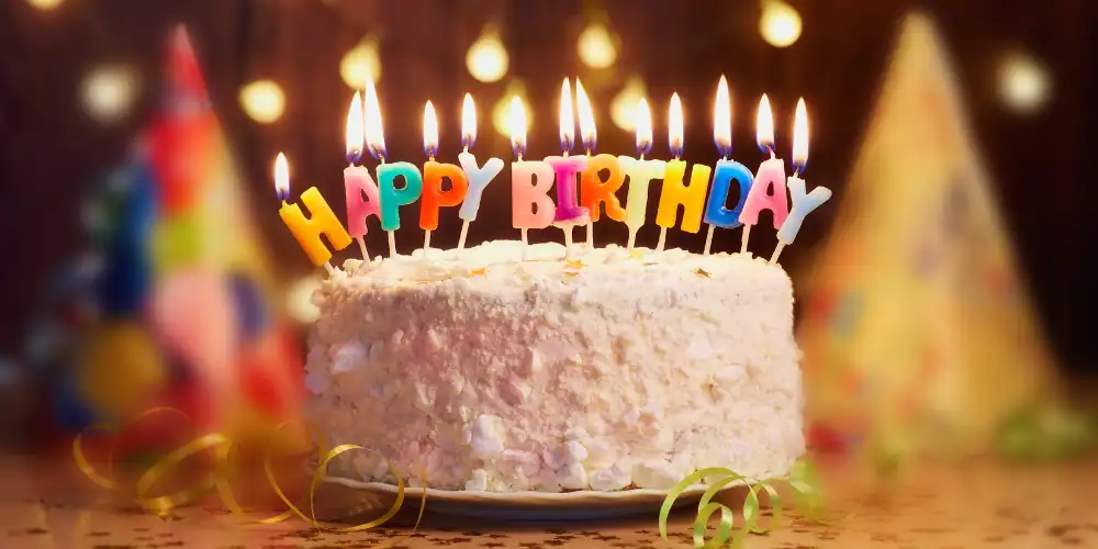 Birthday cake demonstrating turning 30 and having goals 